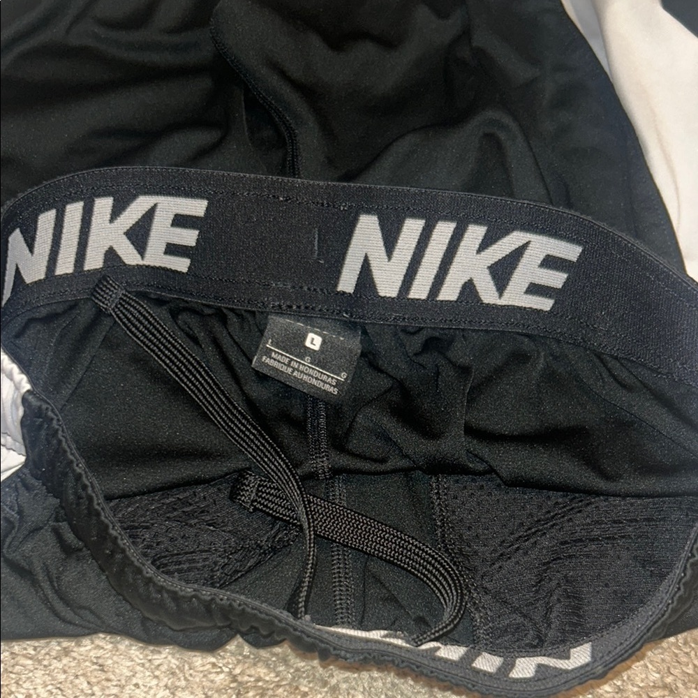 Nike Two-Tone Performance Shorts - Picture 6 of 7